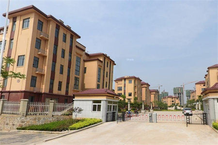 高级中学附近电梯黄金楼层电梯精装三室送储藏室家具家电